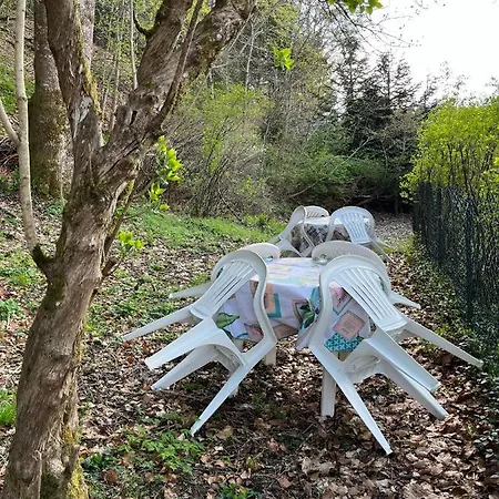 La Butte, Chaleureux Au Coeur De דירה