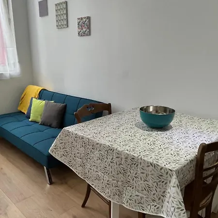 La Butte, Chaleureux Au Coeur De Apartament