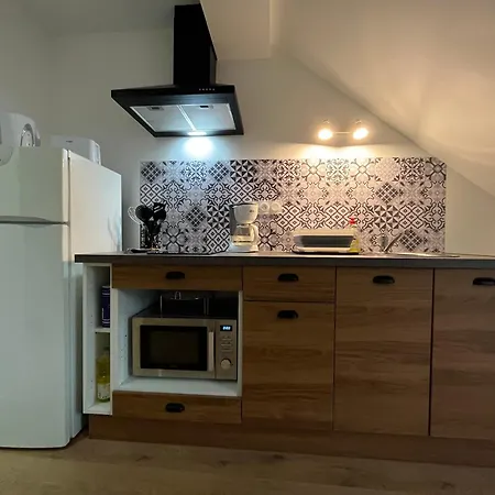 Апартаменты La Butte, Chaleureux Au Coeur De Ла-Бурбуль