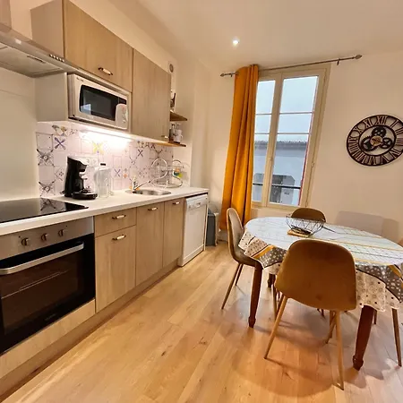 La Butte, Chaleureux Au Coeur De Apartament