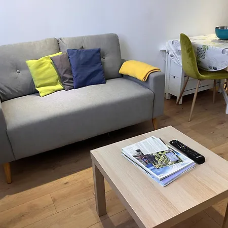 La Butte, Chaleureux Au Coeur De Apartament *