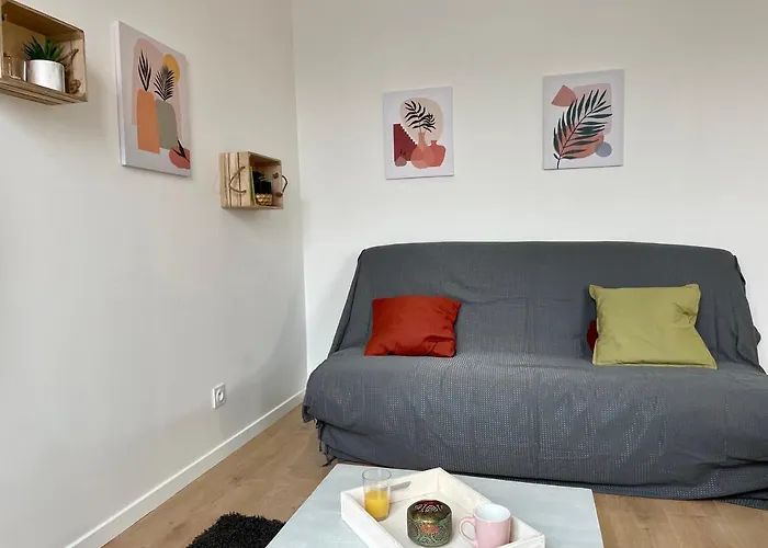 Апартаменты La Butte, Chaleureux Au Coeur De Ла-Бурбуль