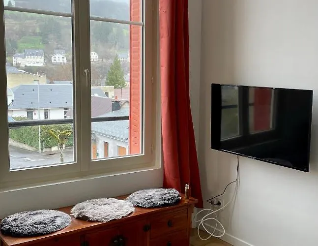 La Butte, Chaleureux Au Coeur De Ла-Бурбуль