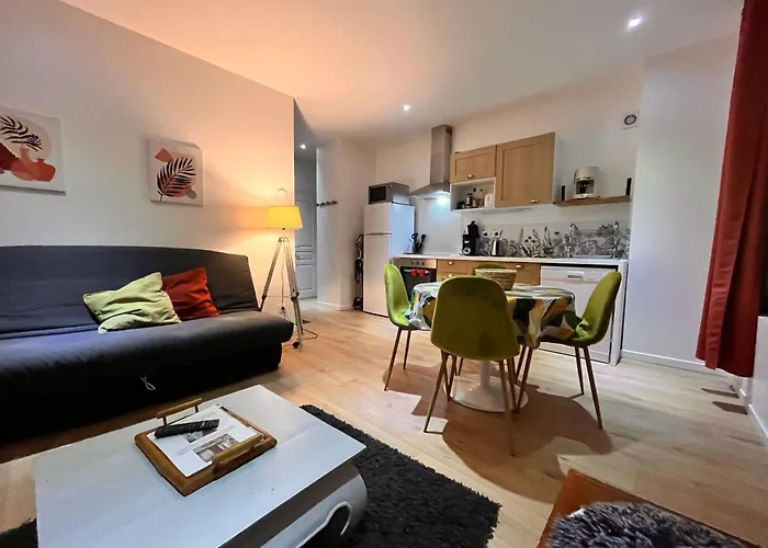 La Butte, Chaleureux Au Coeur De Апартаменты