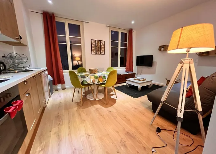 La Butte, Chaleureux Au Coeur De Апартаменты Ла-Бурбуль